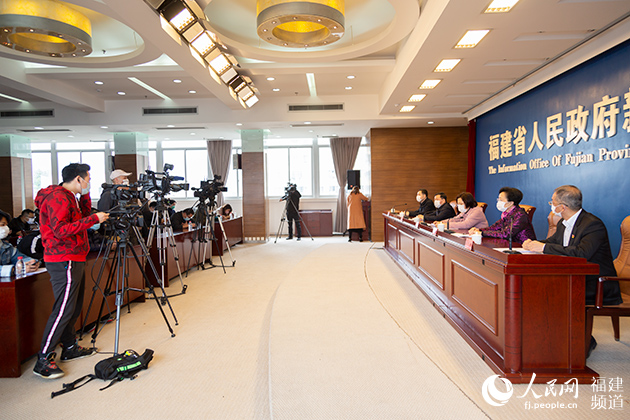 发布会现场.jpg